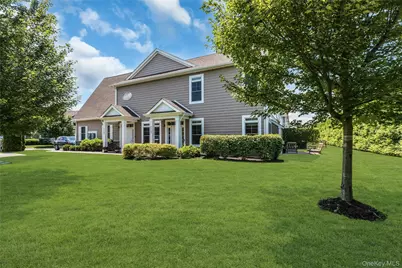 45104 Silver Birch Lane, Plainview, NY 11803 - Photo 5