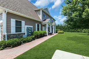 45104 Silver Birch Ln, Plainview, NY 11803 - Photo 3