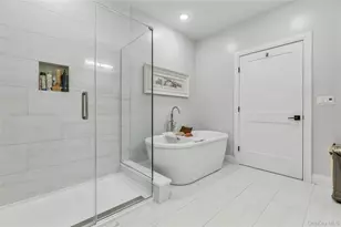 45104 Silver Birch Ln, Plainview, NY 11803 - Photo 19
