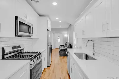 86 Eastview Road, Ronkonkoma, NY 11779 - Photo 7