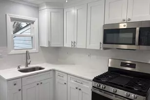 842 N Wellwood Ave, Lindenhurst, NY 11757 - Photo 3