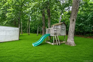 1 E Jackwill Rd, Patchogue, NY 11772 - Photo 25