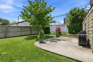 65 Moore St, New Hyde Park, NY 11040 - Photo 27