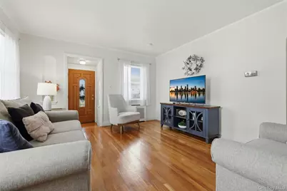 65 Moore Street, New Hyde Park, NY 11040 - Photo 5