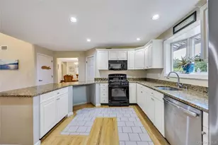 275 S Gillette Ave, Bayport, NY 11705 - Photo 13