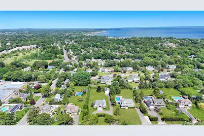 275 S Gillette Avenue, Bayport, NY 11705 - Photo 3