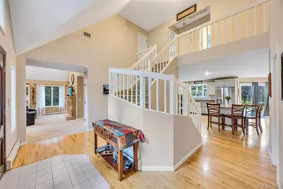 275 S Gillette Avenue, Bayport, NY 11705 - Photo 9