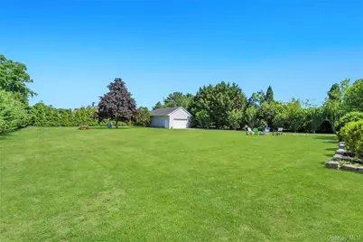 275 S Gillette Avenue, Bayport, NY 11705 - Photo 5