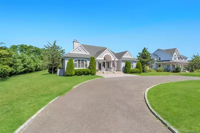 275 S Gillette Avenue, Bayport, NY 11705 - Photo 1
