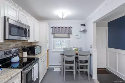 40 W 4th Street #7, Patchogue, NY 11772 - Photo 9