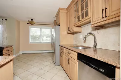 231 N Middletown Road #H, Pearl River, NY 10965 - Photo 3