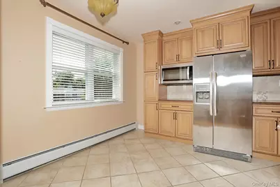 231 N Middletown Road #H, Pearl River, NY 10965 - Photo 5