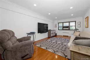 60 White Oak St St, New Rochelle, NY 10801 - Photo 5