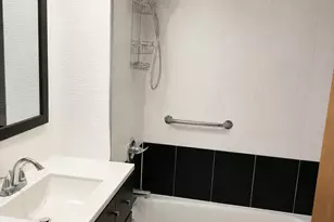 32-15 Leavitt St, Flushing, NY 11354 - Photo 5