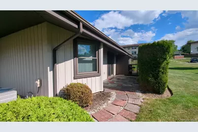 5 Devon Court #B, Yorktown Heights, NY 10598 - Photo 3