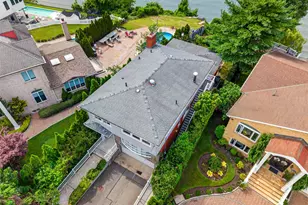 149-37 Powells Cove Blvd, Whitestone, NY 11357 - Photo 25