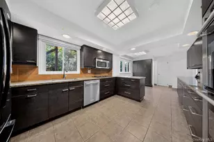 149-37 Powells Cove Blvd, Whitestone, NY 11357 - Photo 9