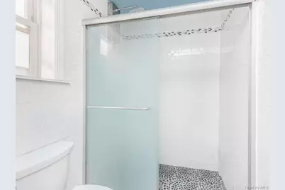 4004 Rombouts Avenue, Bronx, NY 10466 - Photo 15