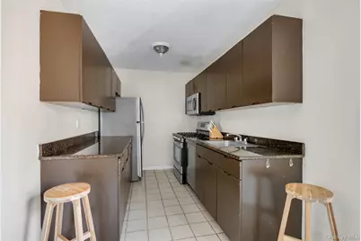 15 Gaynor Avenue #3E, Manhasset, NY 11030 - Photo 5