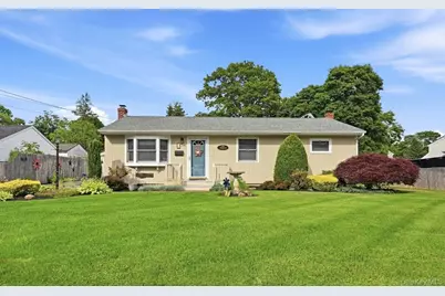 32 Jackson Street, Riverhead, NY 11901 - Photo 1