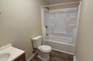 1121 Woodcrest Ave, Riverhead, NY 11901 - Photo 13