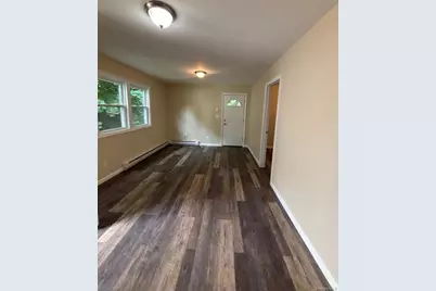 1121 Woodcrest Avenue, Riverhead, NY 11901 - Photo 7