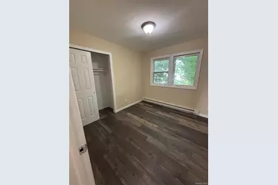 1121 Woodcrest Avenue, Riverhead, NY 11901 - Photo 11
