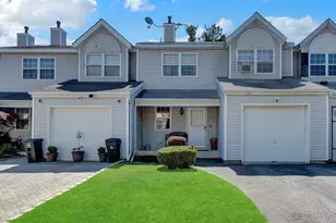 6 Beech St, Central Islip, NY 11722 - Photo 3