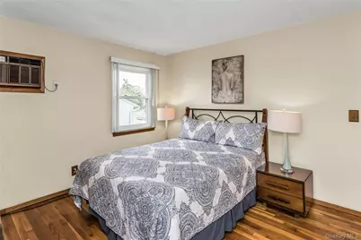 43 Grohmans Lane, Plainview, NY 11803 - Photo 15