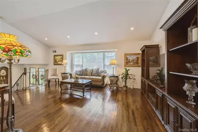 43 Viola Drive, Glen Cove, NY 11542 - Photo 9