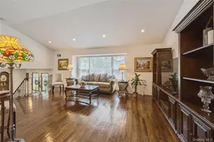43 Viola Dr, Glen Cove, NY 11542 - Photo 9