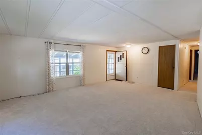 525 Riverleigh Avenue #106, Riverhead, NY 11901 - Photo 9