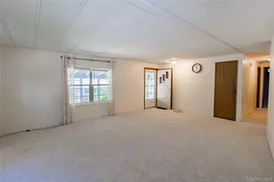 525 Riverleigh Ave, Riverhead, NY 11901 - Photo 9