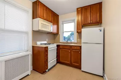 50 Elgin Road, Valley Stream, NY 11581 - Photo 7