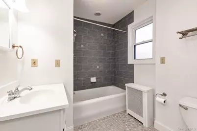 50 Elgin Road, Valley Stream, NY 11581 - Photo 9