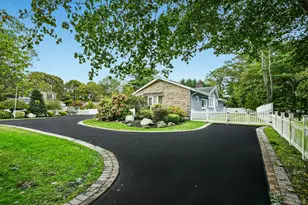 703 Lincoln Ave, Sayville, NY 11782 - Photo 3