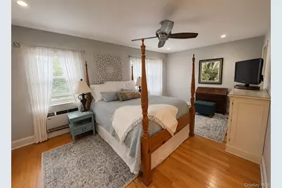 101-06 Shore Front Parkway, Rockaway Park, NY 11694 - Photo 5