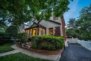179 Scarcliffe Dr, Malverne, NY 11565 - Photo 33