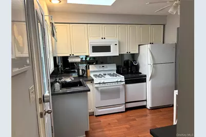 11 Madison Avenue, Roosevelt, NY 11575 - Photo 7