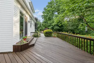 15 Barnaby Ct E, Hauppauge, NY 11788 - Photo 37