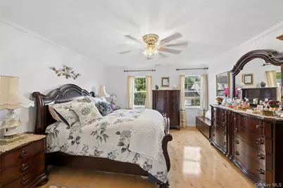 15 Barnaby Court E, Hauppauge, NY 11788 - Photo 25