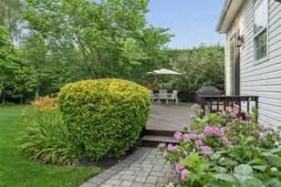 15 Barnaby Ct E, Hauppauge, NY 11788 - Photo 35