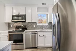 19 Paine Commons, Yaphank, NY 11980 - Photo 15
