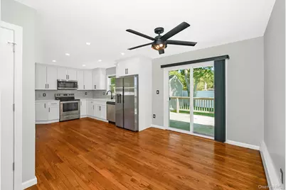 925 Liberty Street, Bohemia, NY 11716 - Photo 11