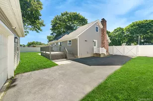 925 Liberty St, Bohemia, NY 11716 - Photo 5