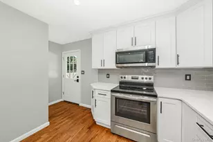925 Liberty St, Bohemia, NY 11716 - Photo 9
