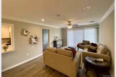 100 Westwood Drive #196, Westbury, NY 11590 - Photo 5