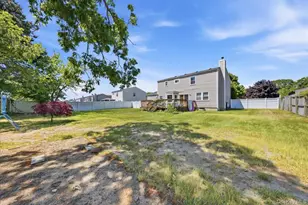 7 Apple Blossom Ln, Patchogue, NY 11772 - Photo 21