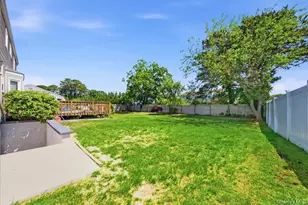 7 Apple Blossom Ln, Patchogue, NY 11772 - Photo 19