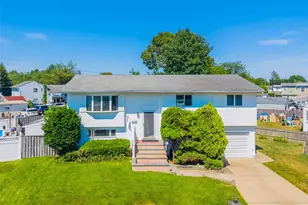 14 Laurel Pl, Bethpage, NY 11714 - Photo 3
